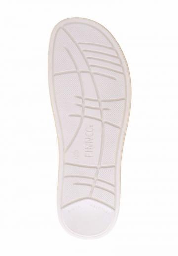 Босоножки на танкетке