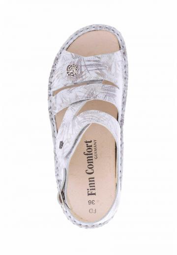 Босоножки на танкетке