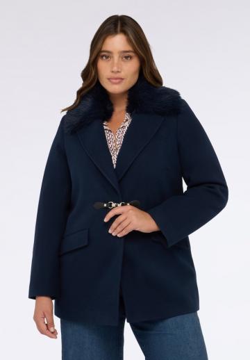 Короткое пальто