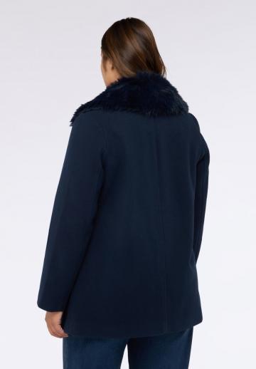 Короткое пальто