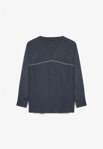 Пуловер с вырезом V