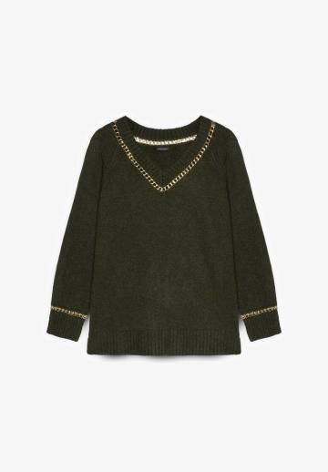 Пуловер с вырезом V