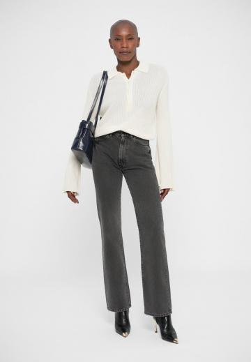 Прямые джинсы