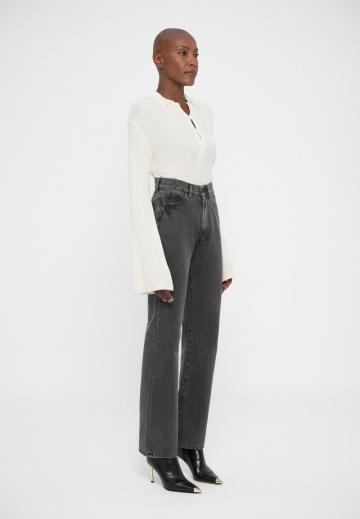 Прямые джинсы