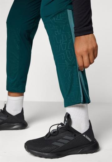 Спортивные штаны