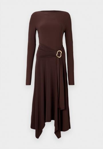 Платье футляр