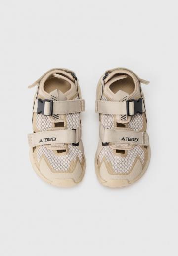 Спортивные сандалии