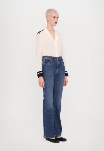 Клешеные джинсы