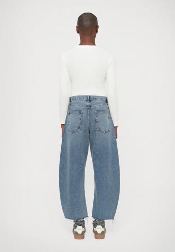 Джинсы бойфренда