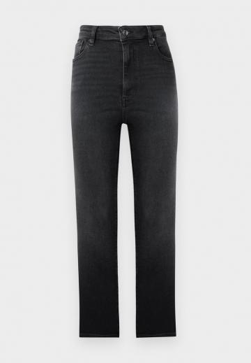 Узкие джинсы