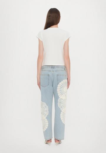 Прямые джинсы