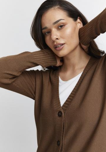 Длинный жилет