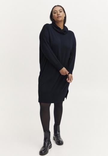 Вязаное платье