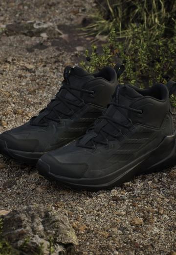 Походные ботинки