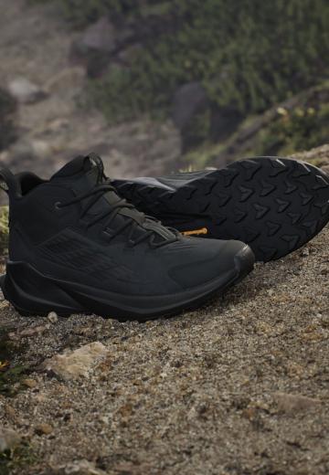 Походные ботинки