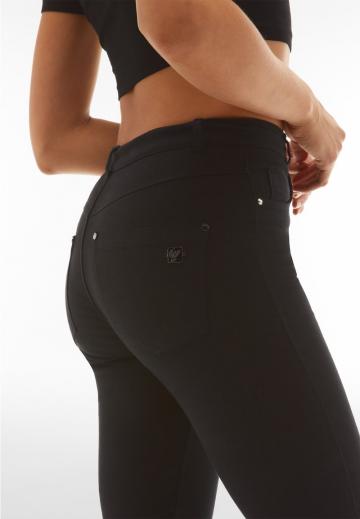 Короткие джинсы