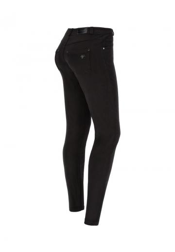 Короткие джинсы