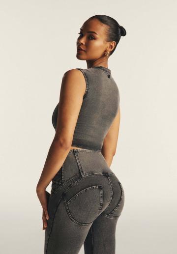 Спортивный топ