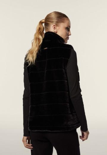 Пуховой жилет