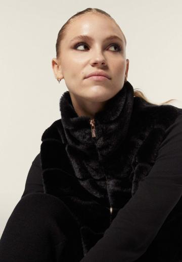 Пуховой жилет