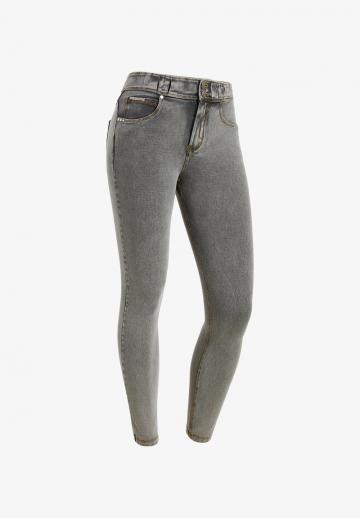 Узкие джинсы