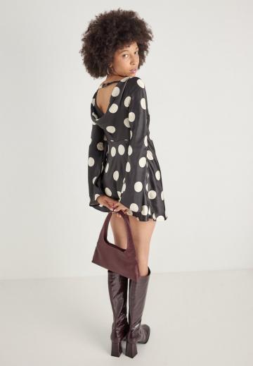 Короткое платье