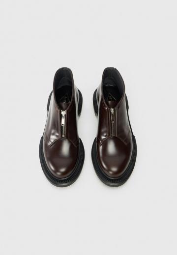 Сапожки на танкетке