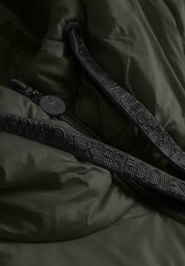 Длинный жилет