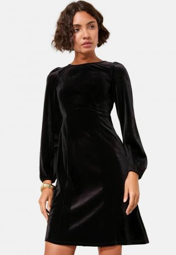 Короткое платье