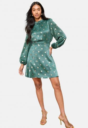 Короткое платье