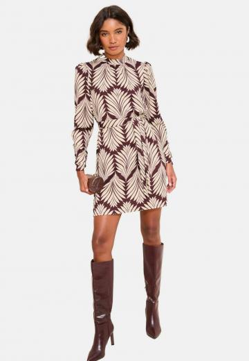 Короткое платье