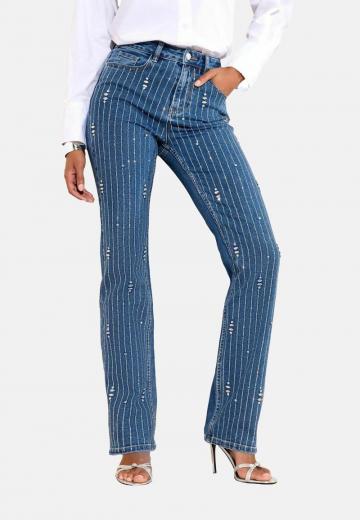 Прямые джинсы