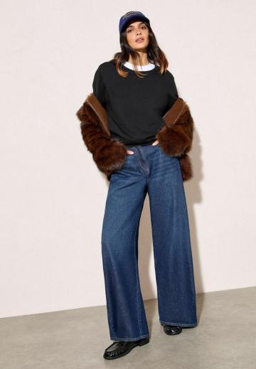 Клешеные джинсы