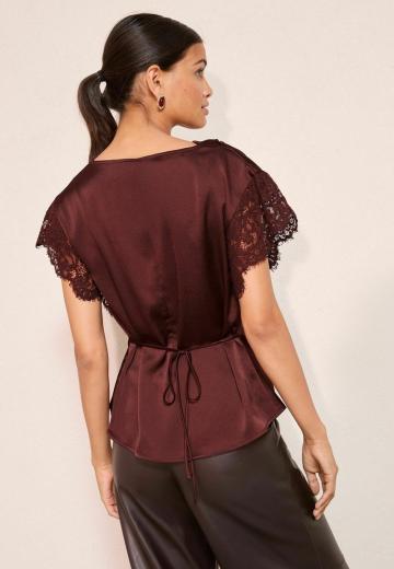 Кружевная блузка