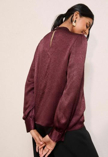 Атласная блузка