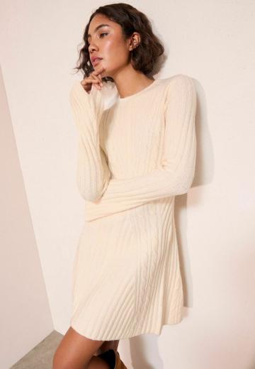 Вязаное платье