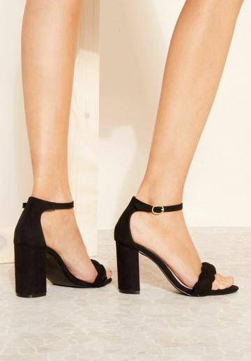 Гандбольные кроссовки