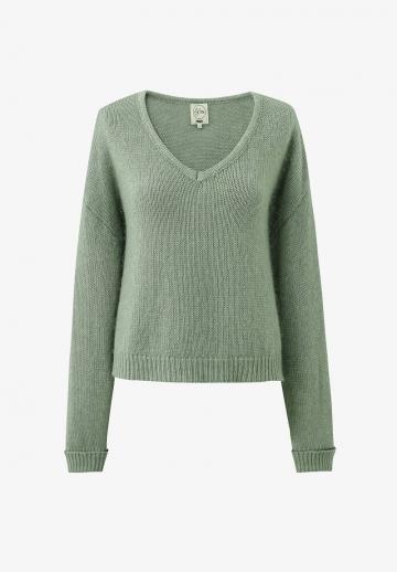 Пуловер с вырезом V