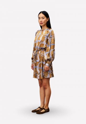 Короткое платье