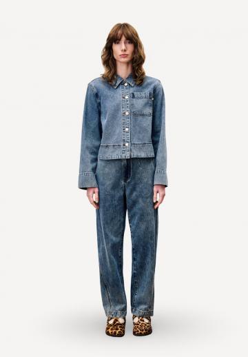 Прямые джинсы