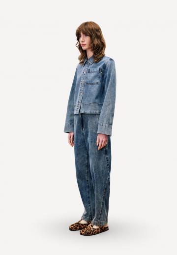 Прямые джинсы