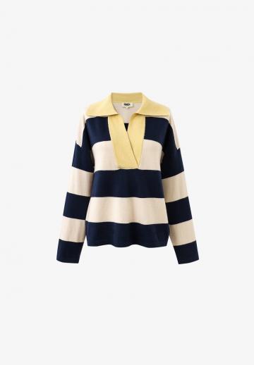 Пуловер с вырезом V