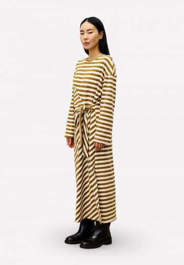 Вязаное платье