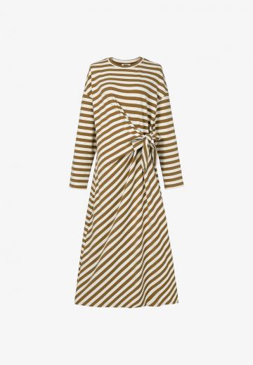 Вязаное платье