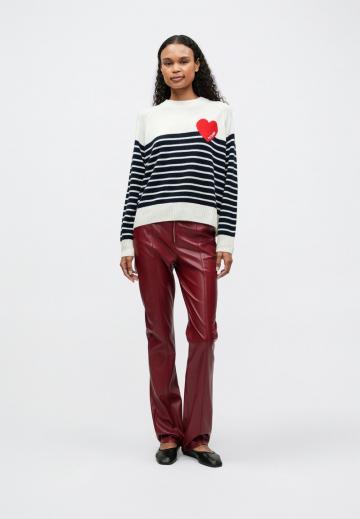 Пуловер в полоску