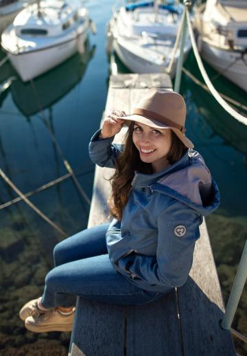 Короткое пальто