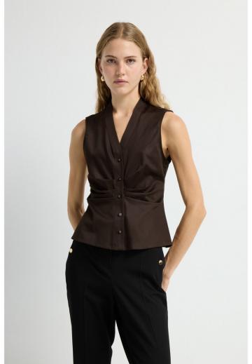 Блузка без рукавов