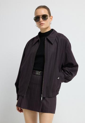 Куртка с накладнымит карманами