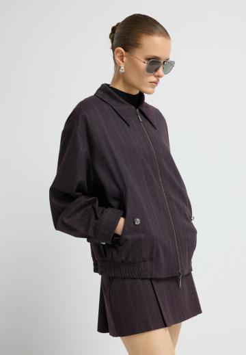 Куртка с накладнымит карманами