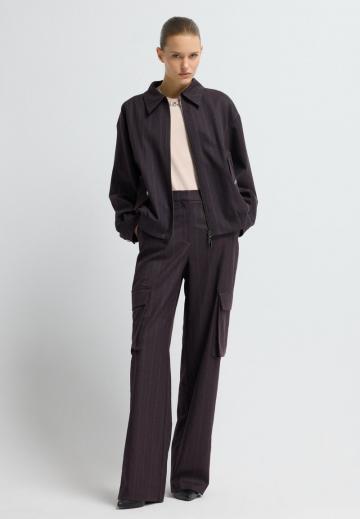 Брюки с накладными карманами